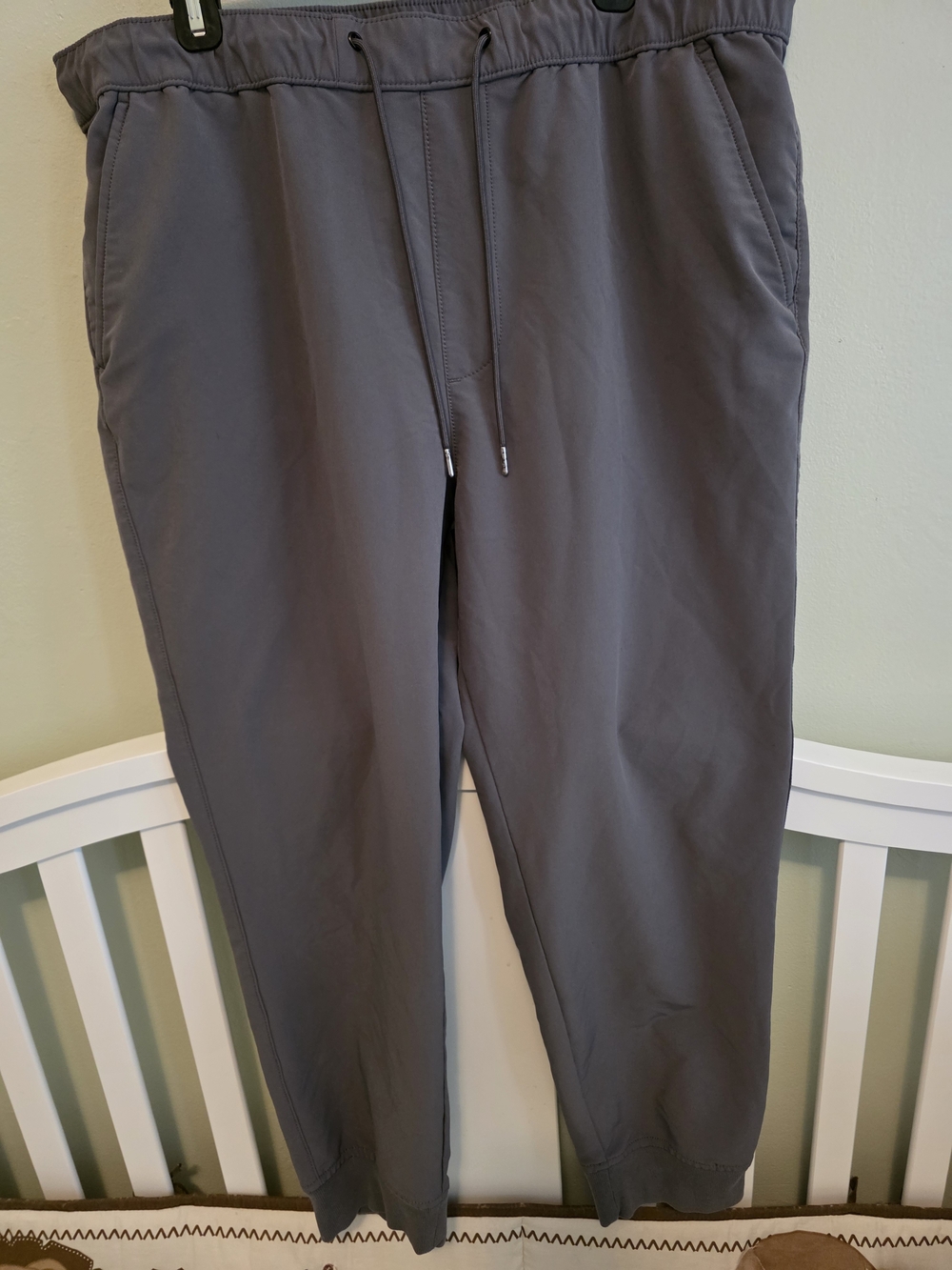 Men's Gray Elastic-Waist Joggers - Drawstring Athletic Sweatpants